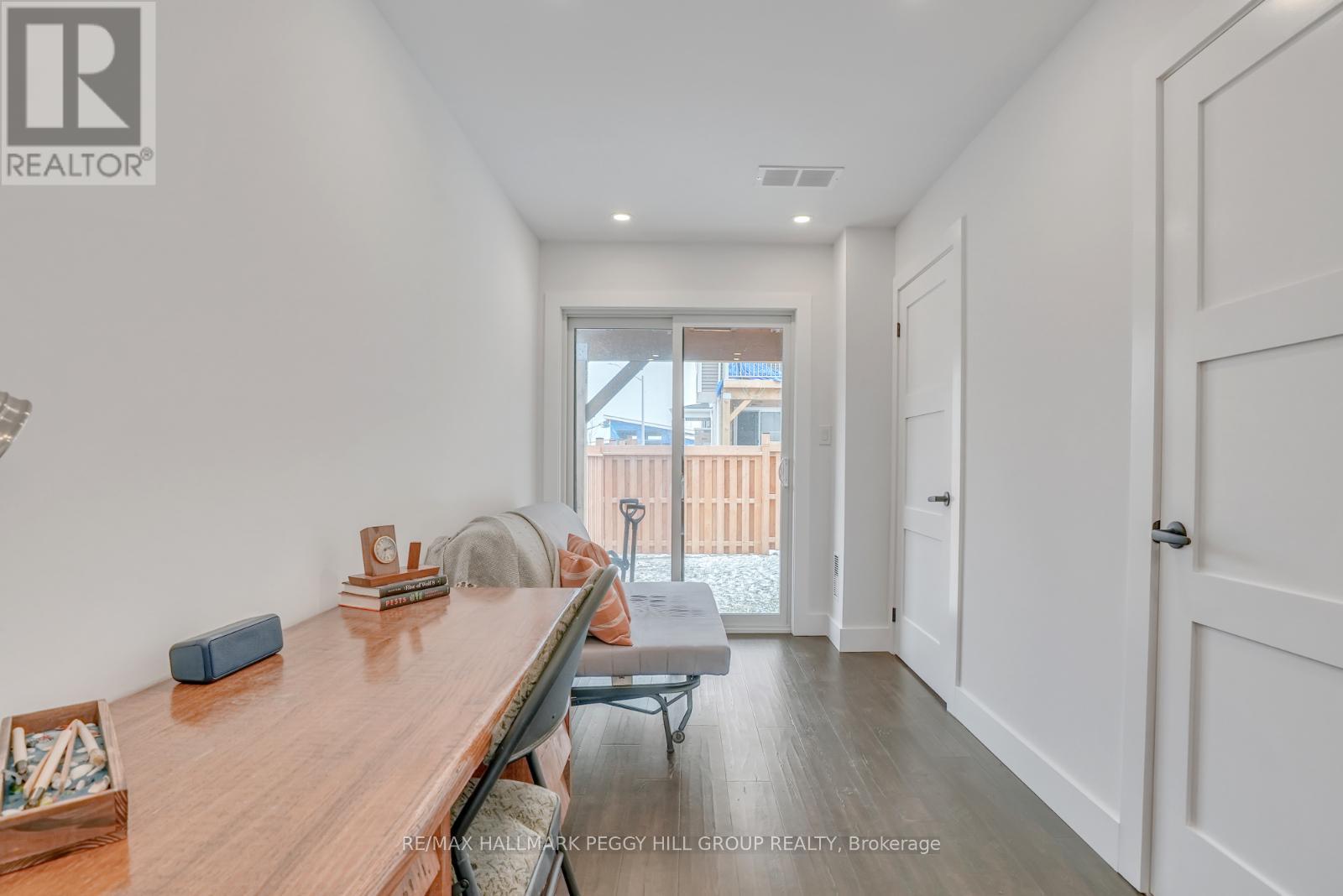 30 Pumpkin Corner Crescent, Barrie, Ontario  L9J 0T6 - Photo 15 - S12108618