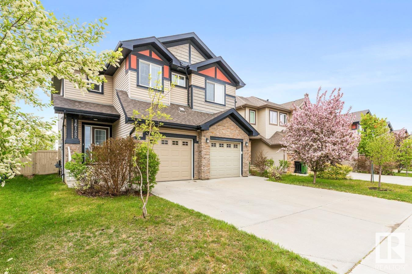 16122 10 Av Sw, Edmonton, Alberta  T6W 2G9 - Photo 2 - E4436980