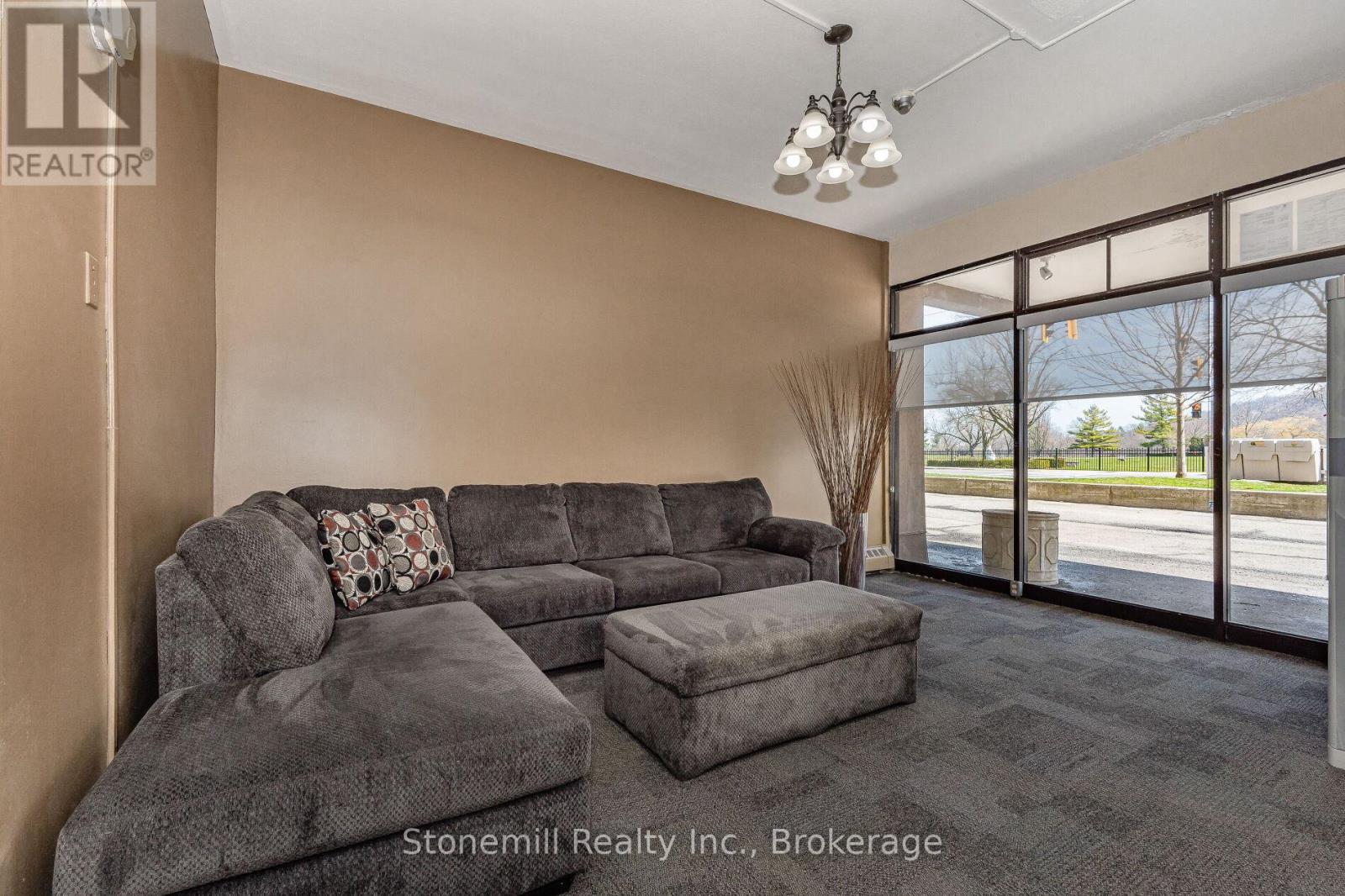 304 - 1950 Main Street W, Hamilton, Ontario  L8S 4M9 - Photo 5 - X12153268