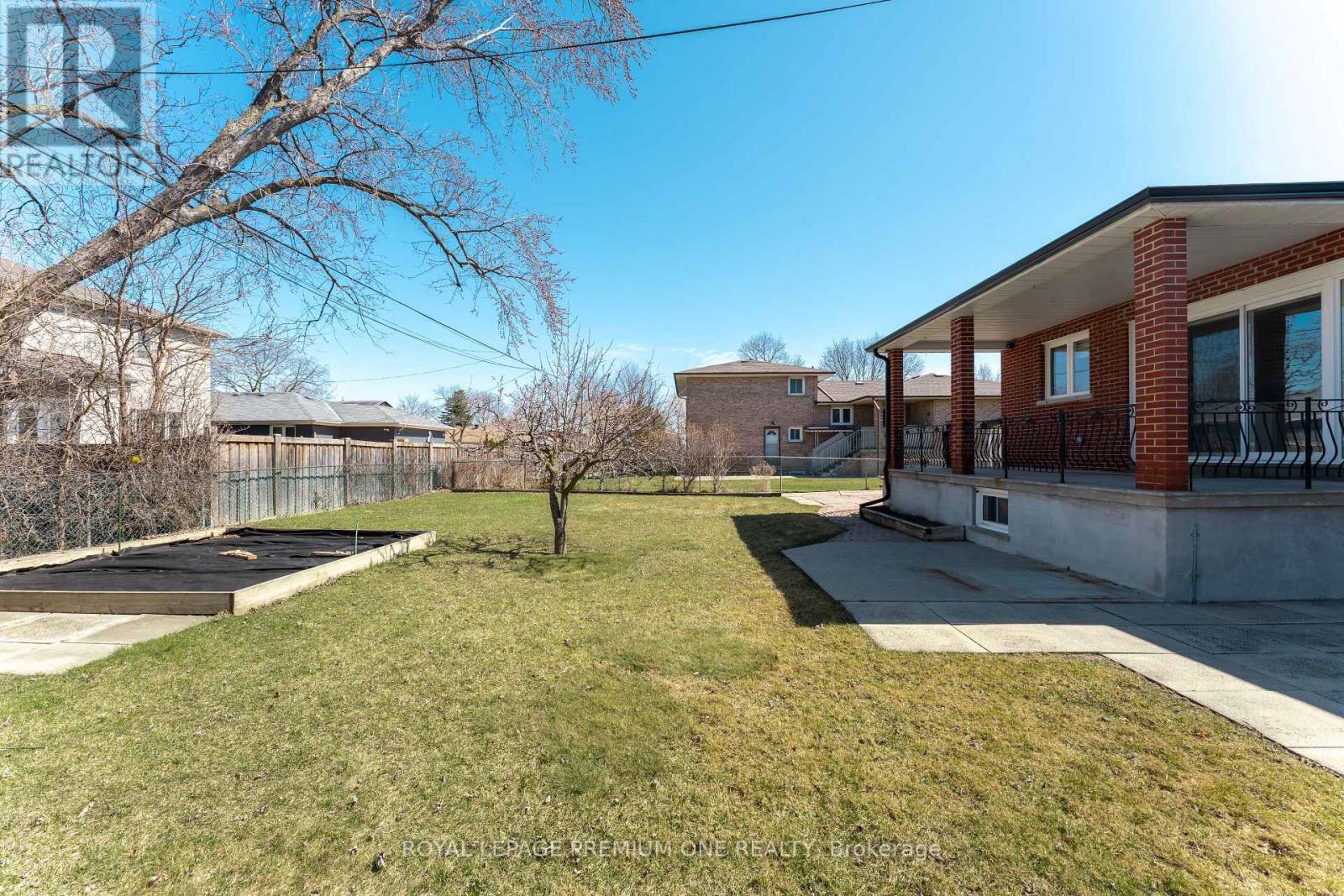286 Waterloo Avenue, Toronto, Ontario  M3H 3Z8 - Photo 37 - C12154923