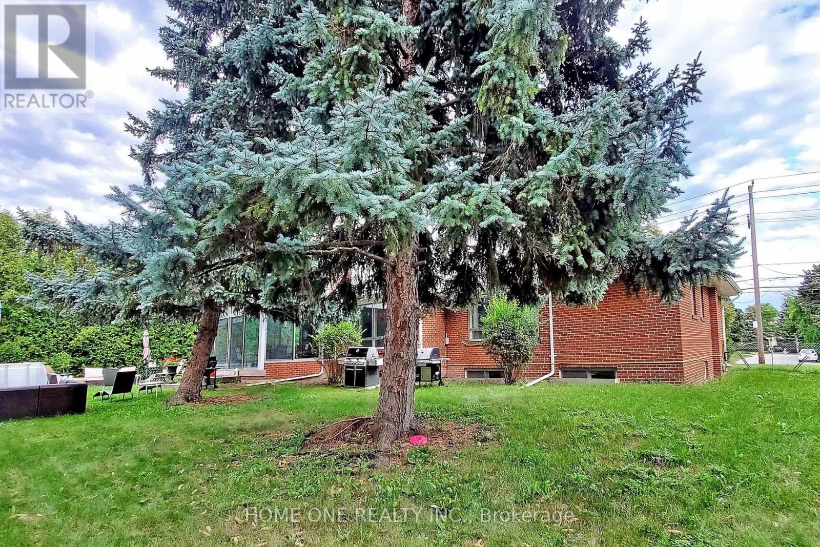 26 Harrison Road, Toronto, Ontario  M2L 1V4 - Photo 6 - C12154932