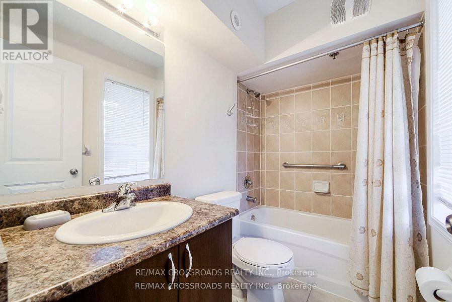25d Hobson Avenue, Toronto, Ontario  M4A 0A4 - Photo 32 - C12154962