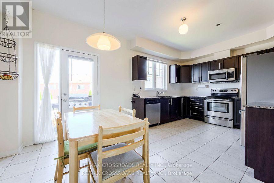 25d Hobson Avenue, Toronto, Ontario  M4A 0A4 - Photo 8 - C12154962