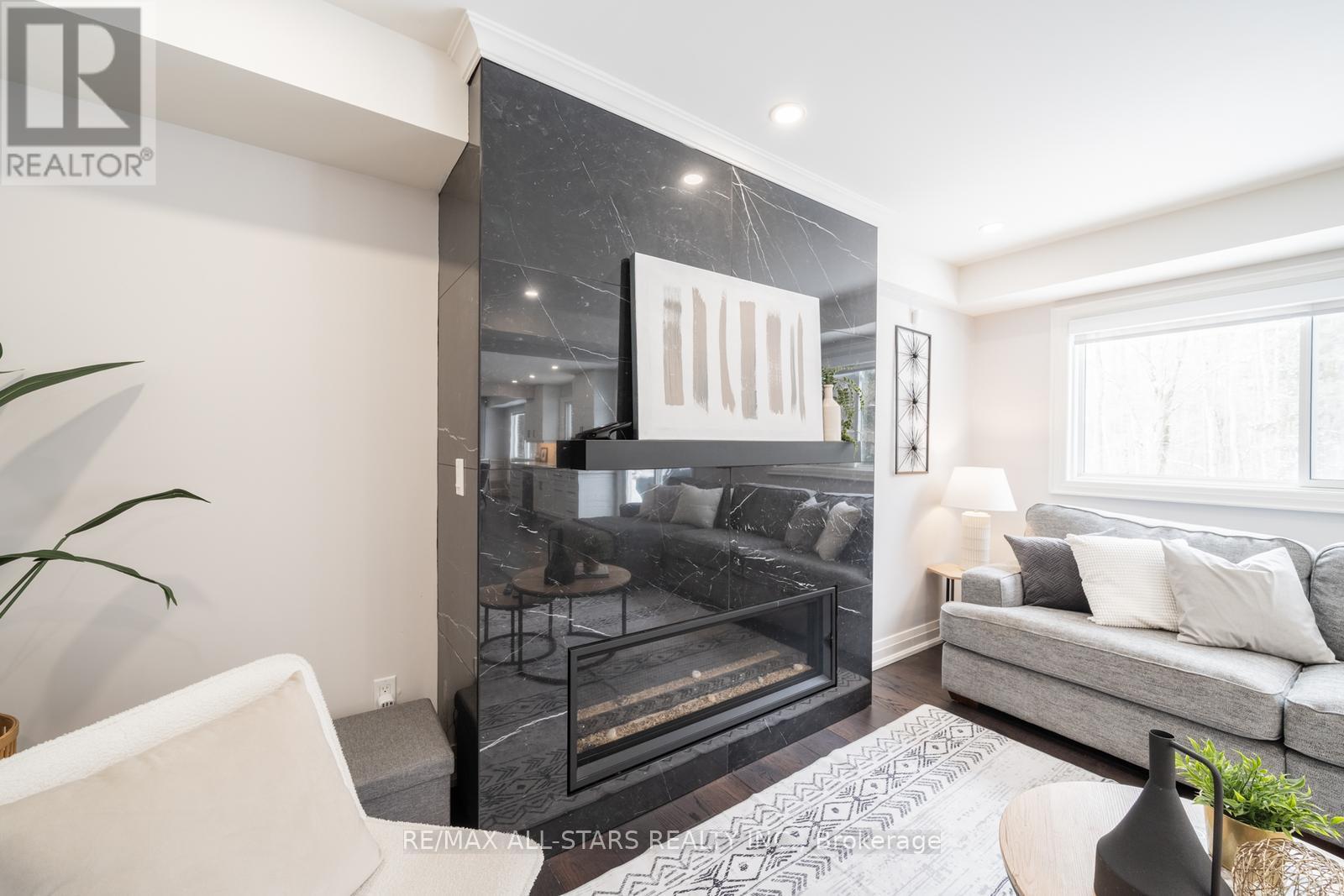 46 Iroquois Drive, Whitchurch-Stouffville (Ballantrae), Ontario  L4A 7X4 - Photo 19 - N12154951