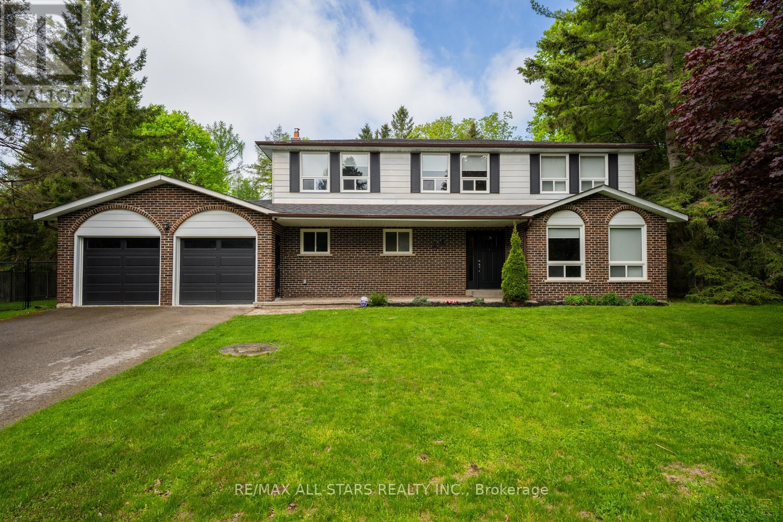 46 Iroquois Drive, Whitchurch-Stouffville (Ballantrae), Ontario  L4A 7X4 - Photo 3 - N12154951
