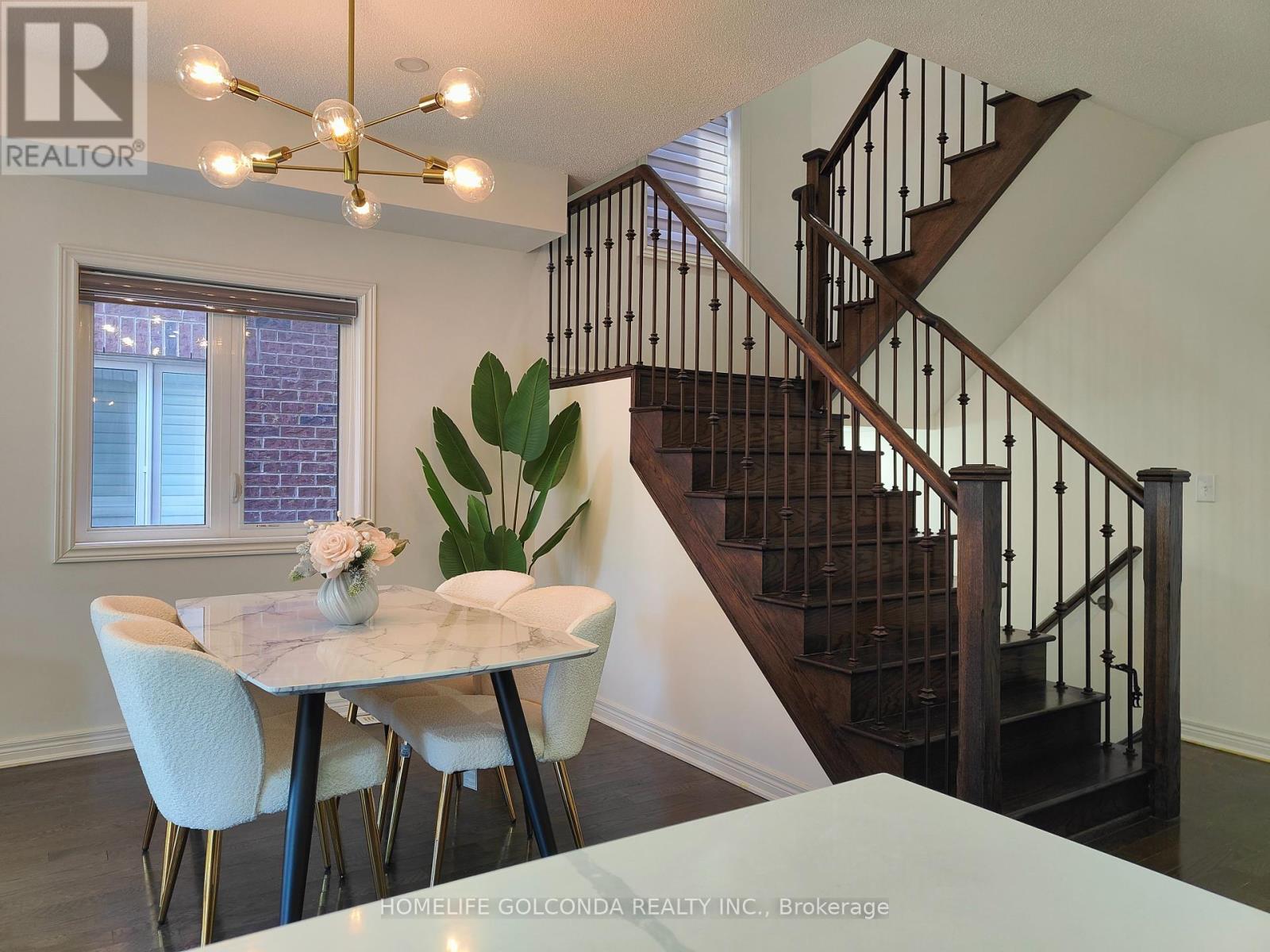 23 Foxberry Road, East Gwillimbury, Ontario  L9N 0P6 - Photo 4 - N12154954