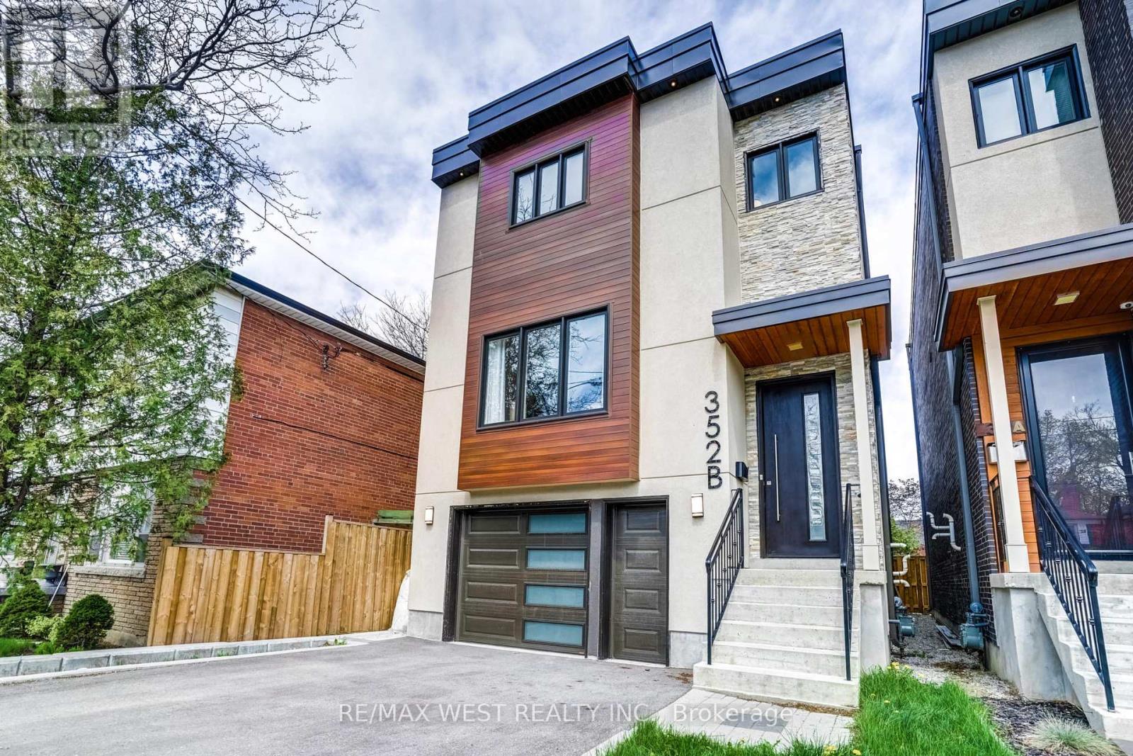 352b Lawrence Avenue W, Toronto, Ontario  M5M 1B7 - Photo 17 - C12103131