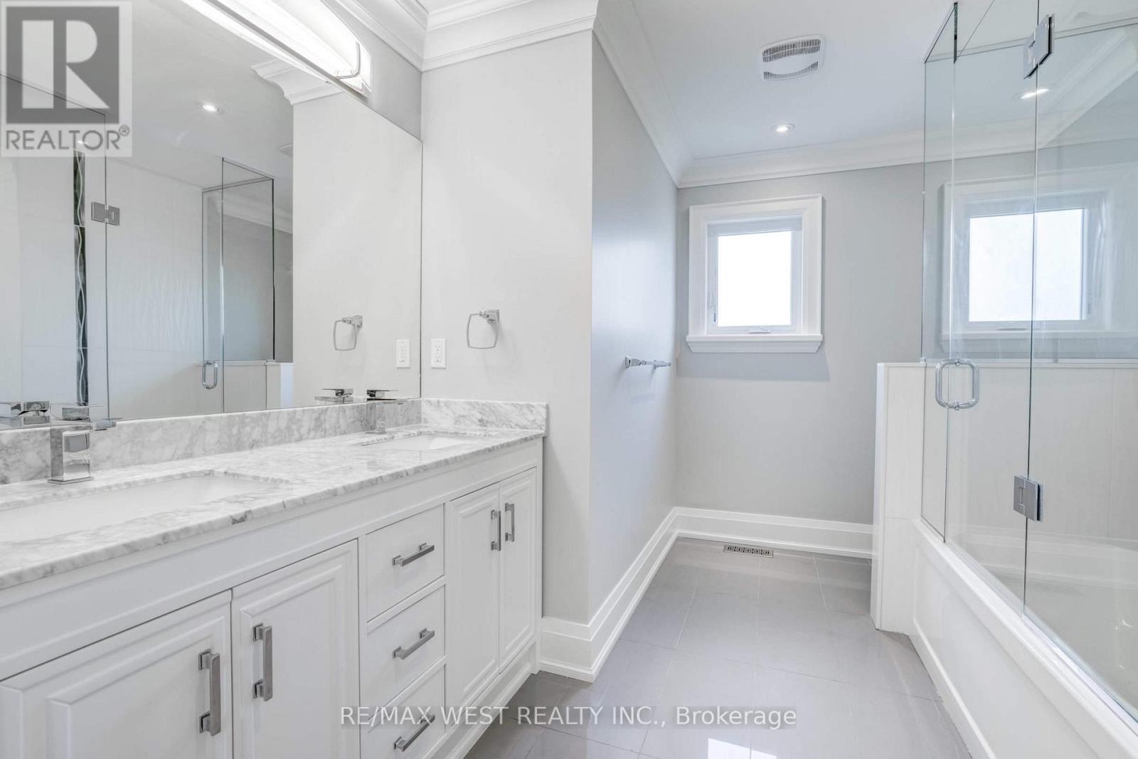 352b Lawrence Avenue W, Toronto, Ontario  M5M 1B7 - Photo 11 - C12103131