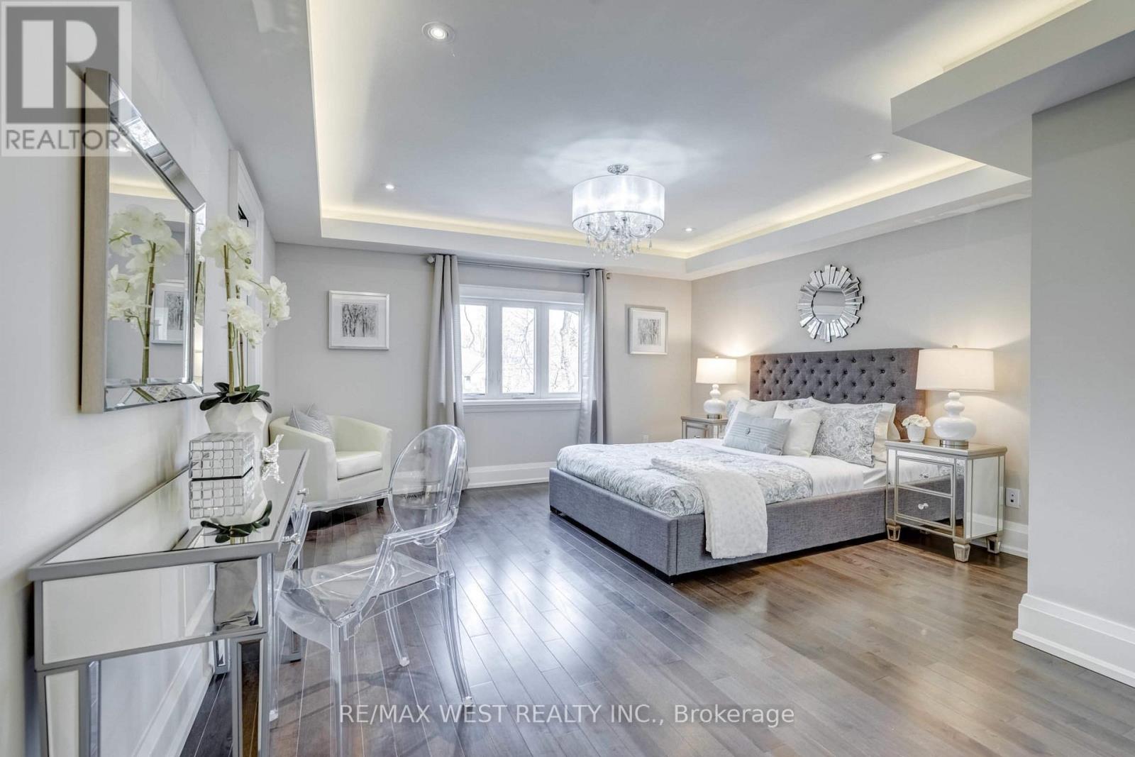 Property at 352B LAWRENCE AVENUE W image 5