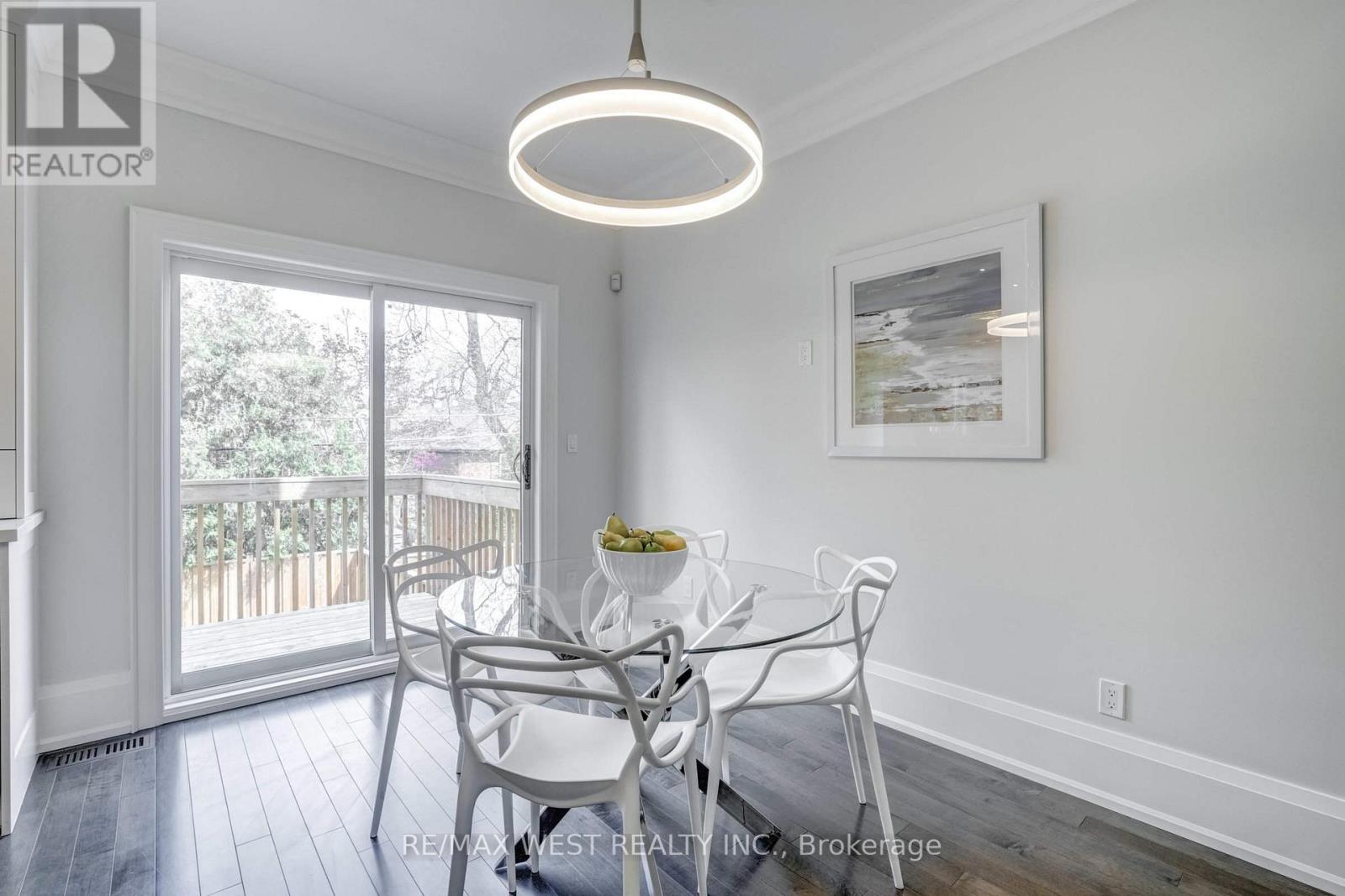 Property at 352B LAWRENCE AVENUE W image 4