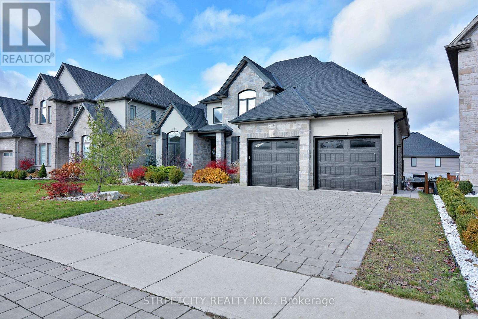 2369 Torrey Pines Way, London North (North R), Ontario  N6G 0K6 - Photo 2 - X12155092