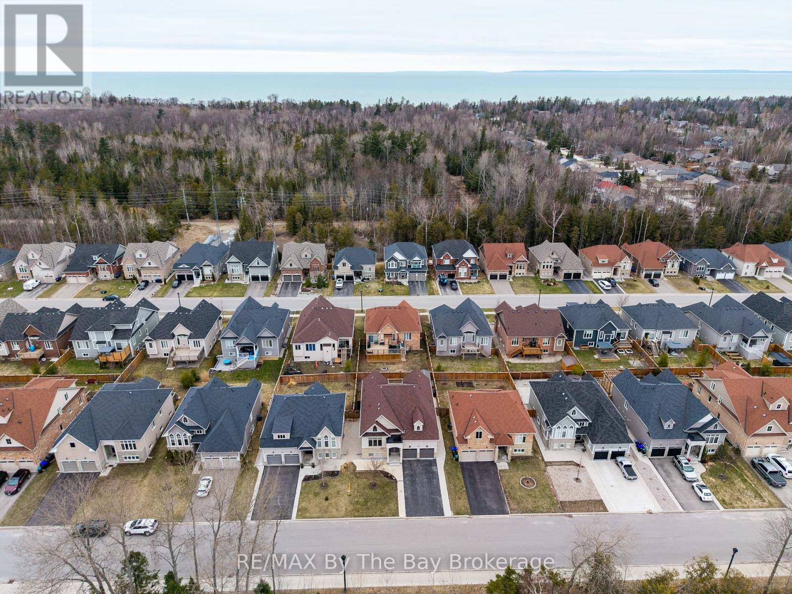 28 Cristiano Avenue, Wasaga Beach, Ontario  L9Z 0H2 - Photo 46 - S12082799