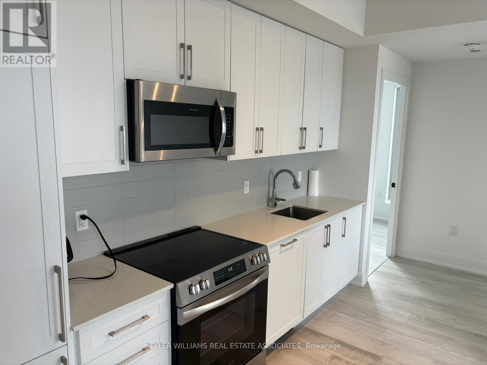 204 - 2450 Old Bronte Road, Oakville, Ontario  L6M 4J2 - Photo 8 - W12154963