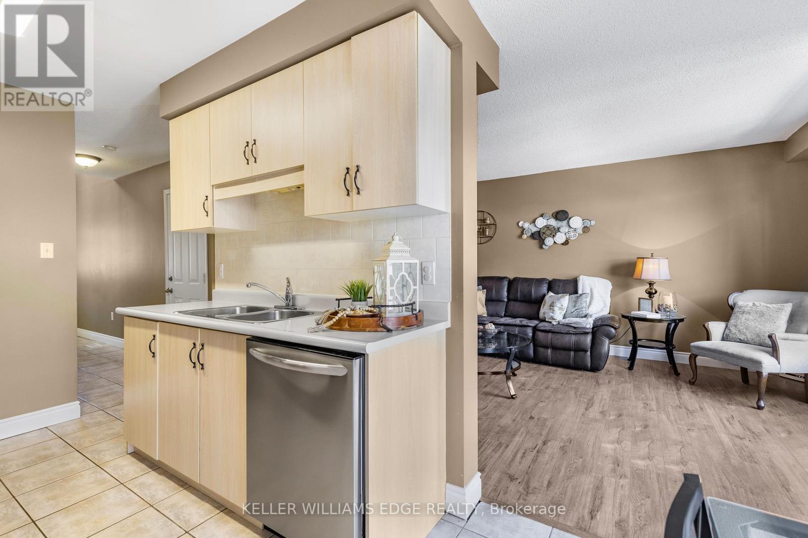 Unit 40 - 104 Frances Avenue, Hamilton, Ontario  L8E 5X3 - Photo 11 - X12076313