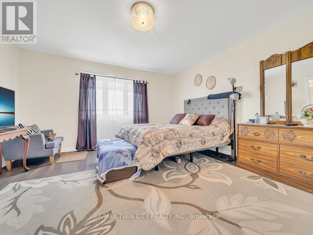 561 Baldwin Crescent, Woodstock (Woodstock - North), Ontario  N4T 0J4 - Photo 18 - X12154929