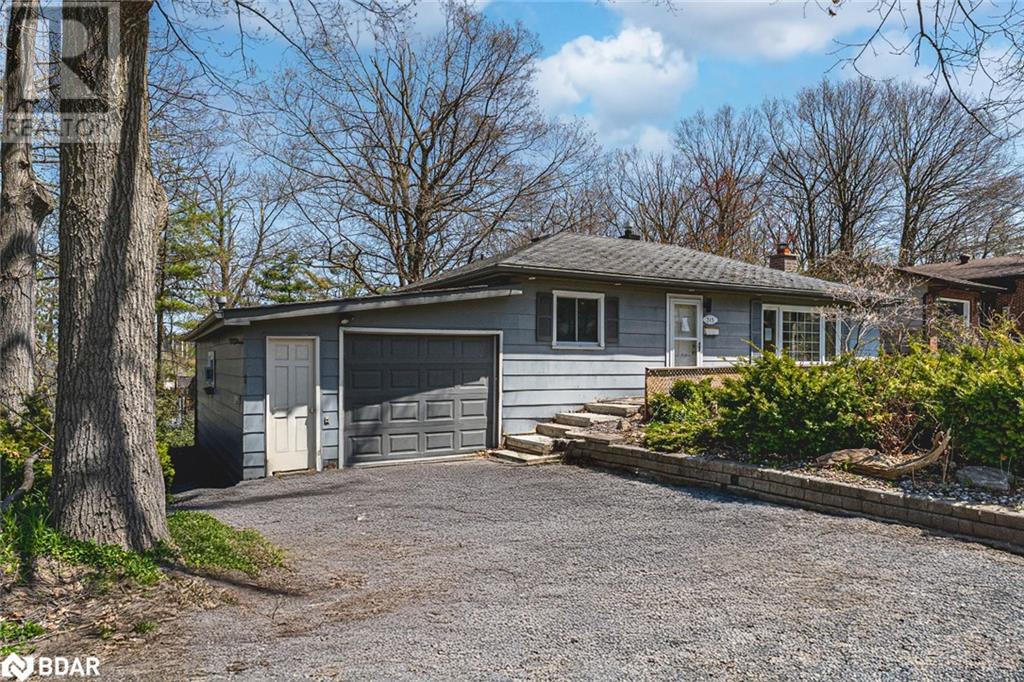 Property at 315 ANNE Street N image 1