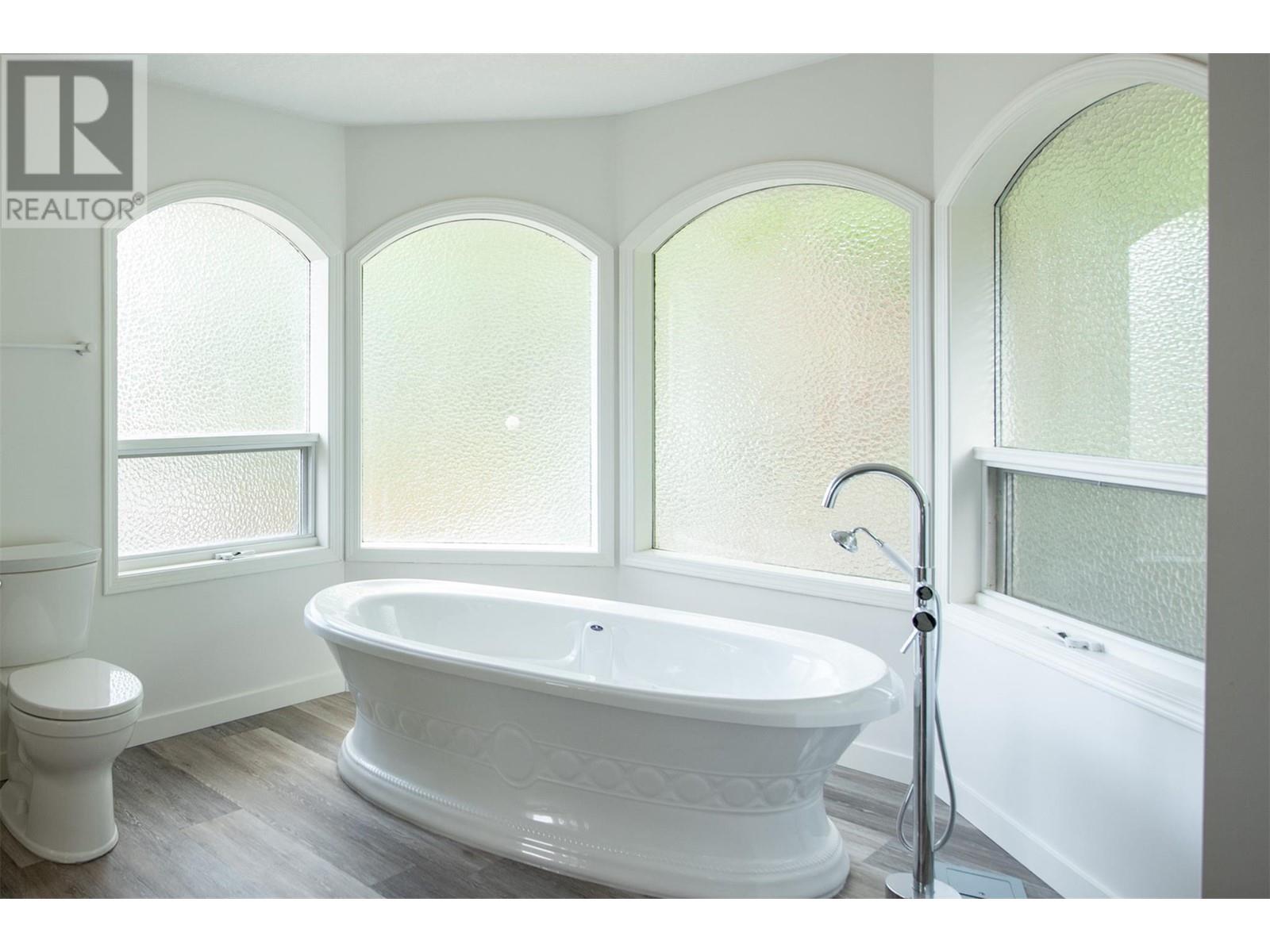 Property at 46 Farchant Way image 5