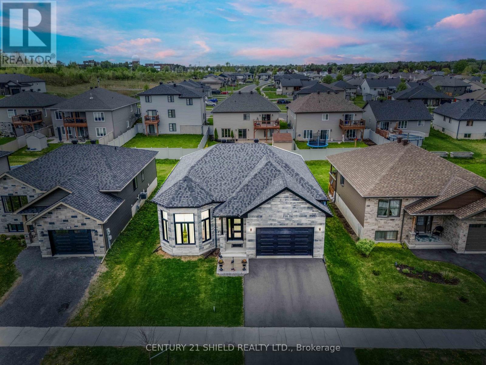 Property at 256 GILLIS AVENUE image 1