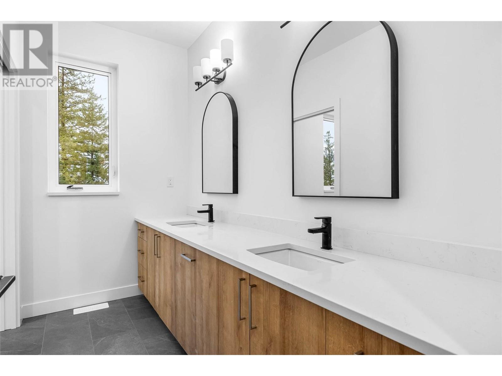 3100 Kicking Horse Drive Unit# 17, Kamloops, British Columbia  V2E 0B8 - Photo 34 - 10343638