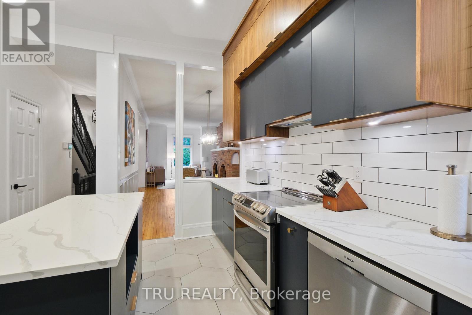 529 Besserer Street, Ottawa, Ontario  K1N 6C6 - Photo 16 - X12155039