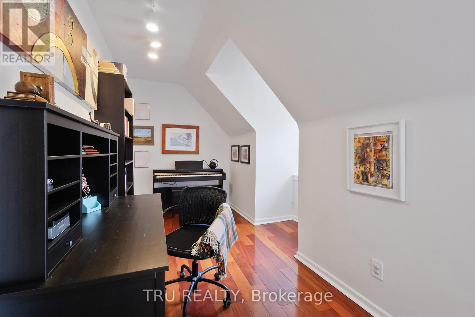 529 Besserer Street, Ottawa, Ontario  K1N 6C6 - Photo 31 - X12155039