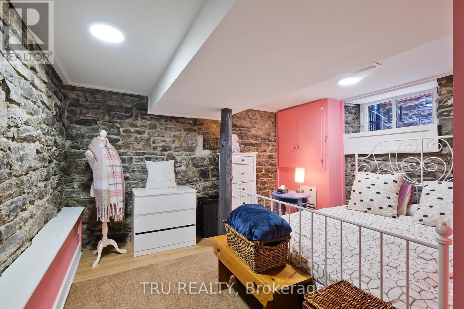 529 Besserer Street, Ottawa, Ontario  K1N 6C6 - Photo 39 - X12155039