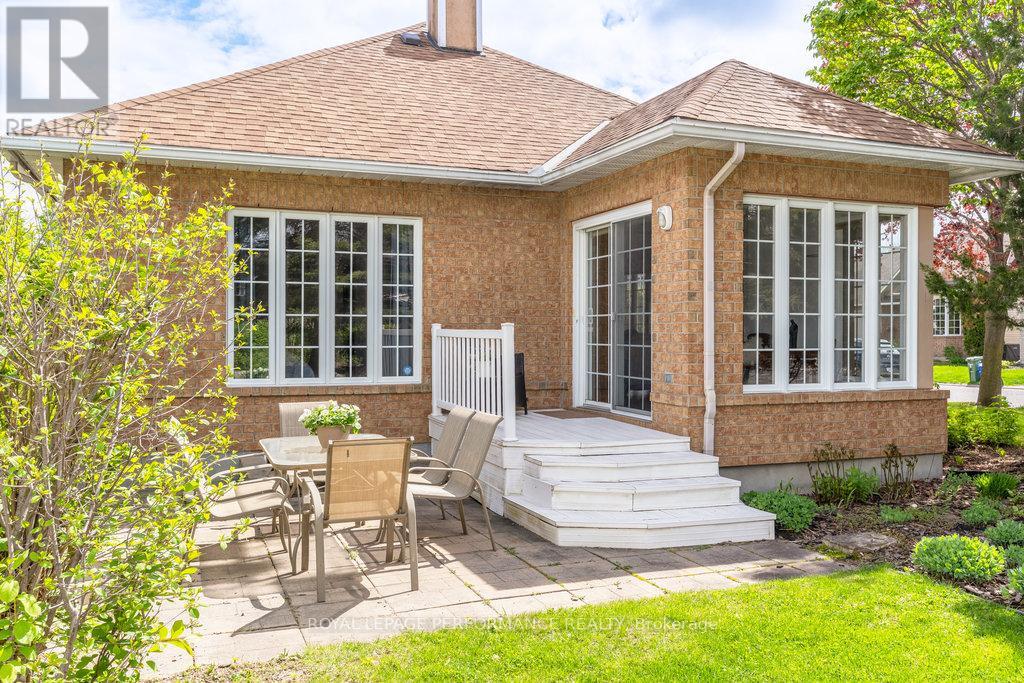 7 Jack Aaron Drive, Ottawa, Ontario  K2G 6M3 - Photo 33 - X12155094
