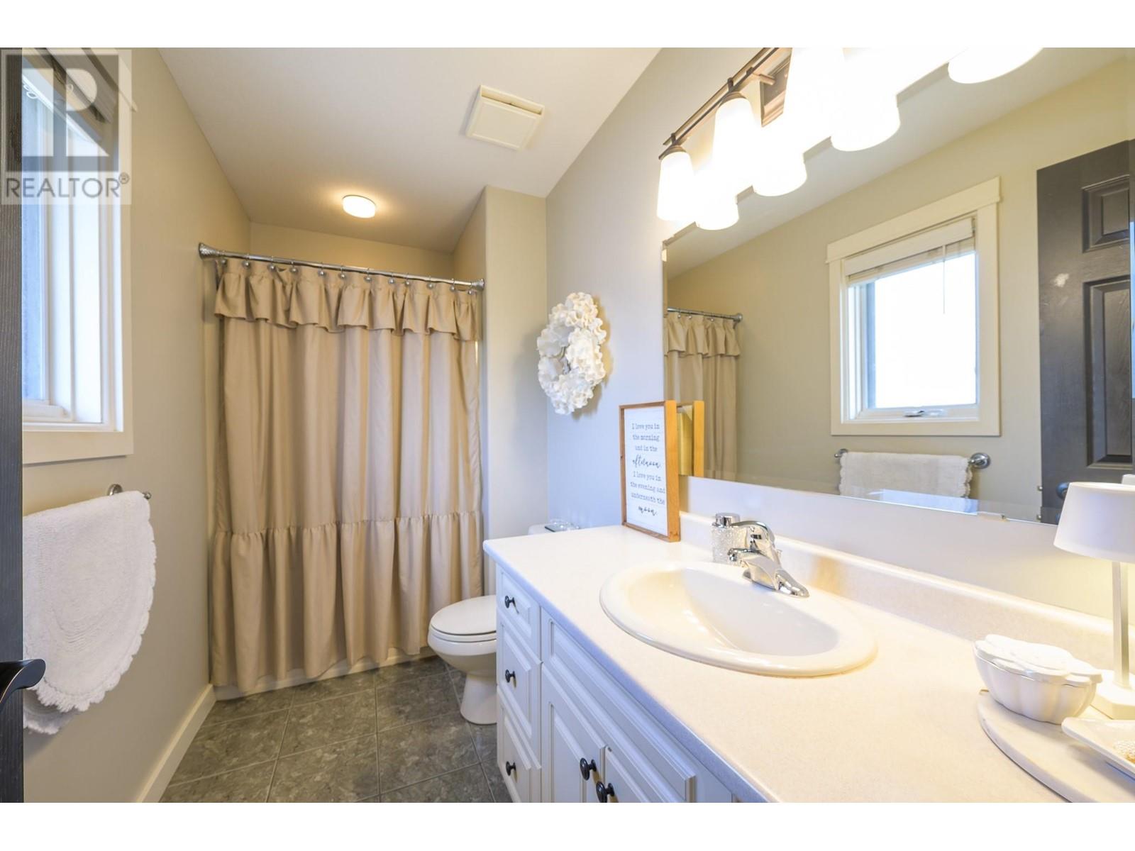 682 Sandstone Place, Kamloops, British Columbia  V2B 8M4 - Photo 14 - 10348232