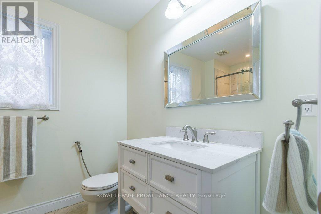 17 Edgeview Drive, Quinte West, Ontario  K8V 3G2 - Photo 17 - X12154888