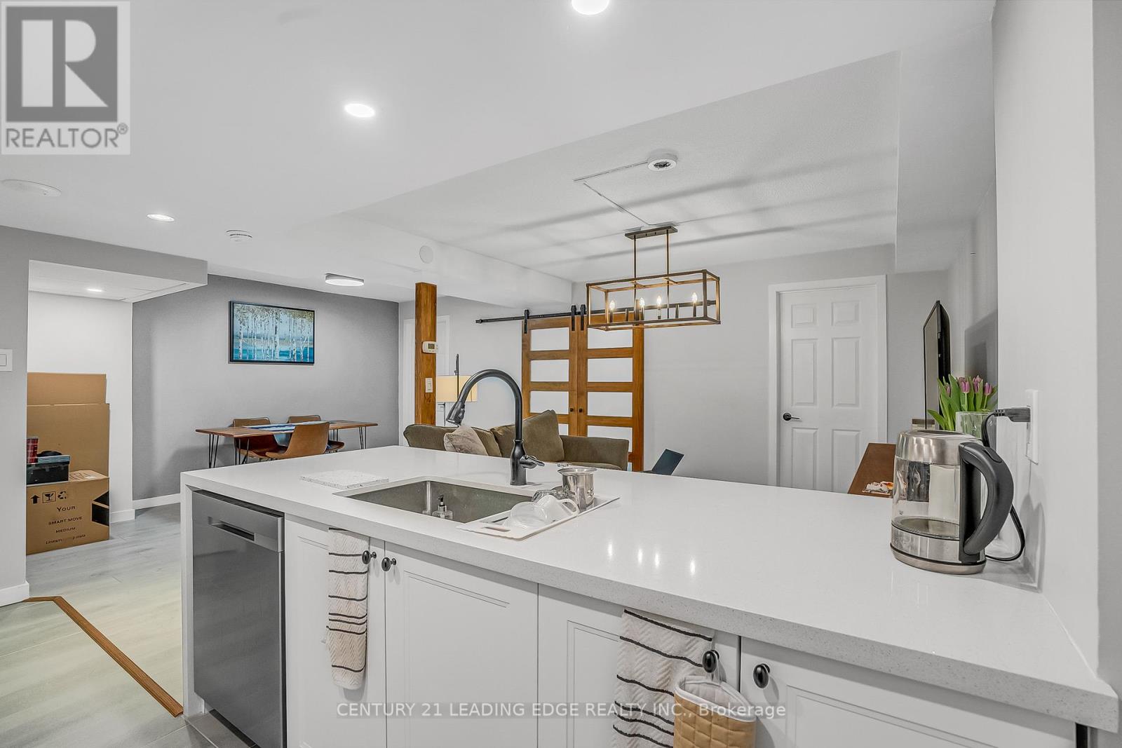 805 - 705 King Street W, Toronto, Ontario  M5V 2W8 - Photo 8 - C12155010