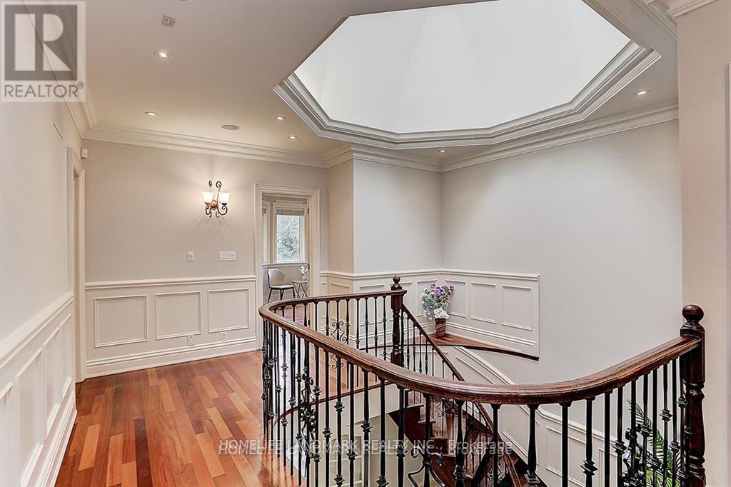 34 Moccasin Trail, Toronto, Ontario  M3C 1Y7 - Photo 18 - C12155026