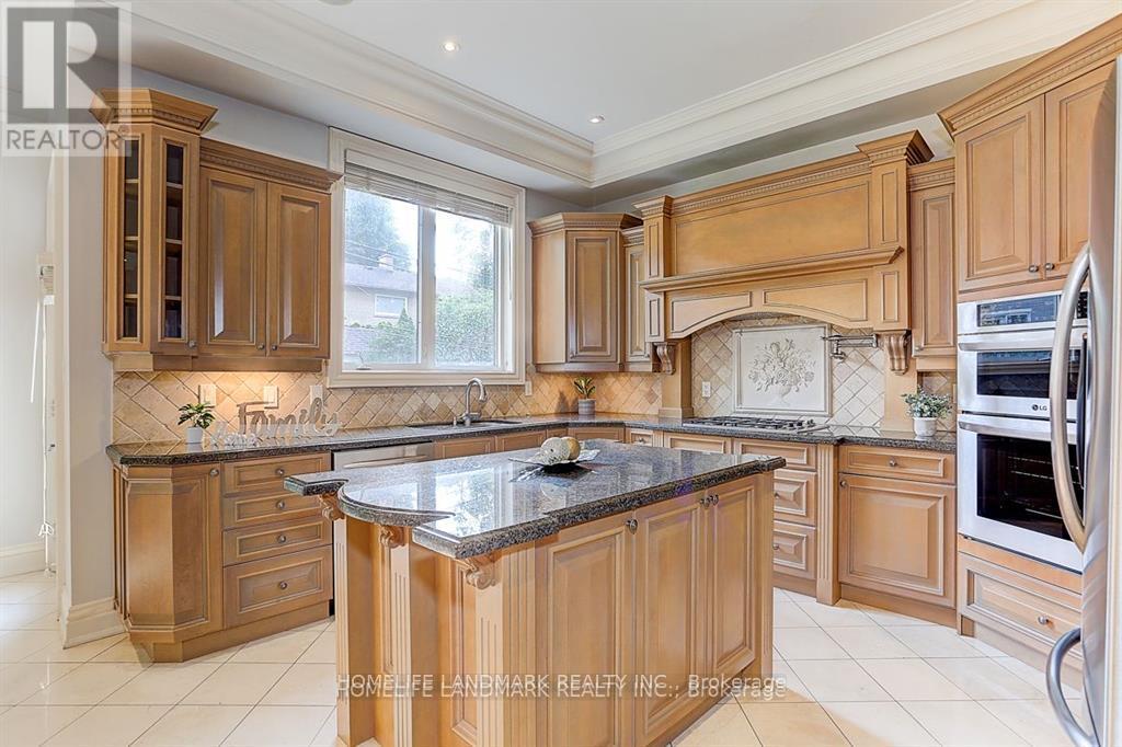 34 Moccasin Trail, Toronto, Ontario  M3C 1Y7 - Photo 7 - C12155026
