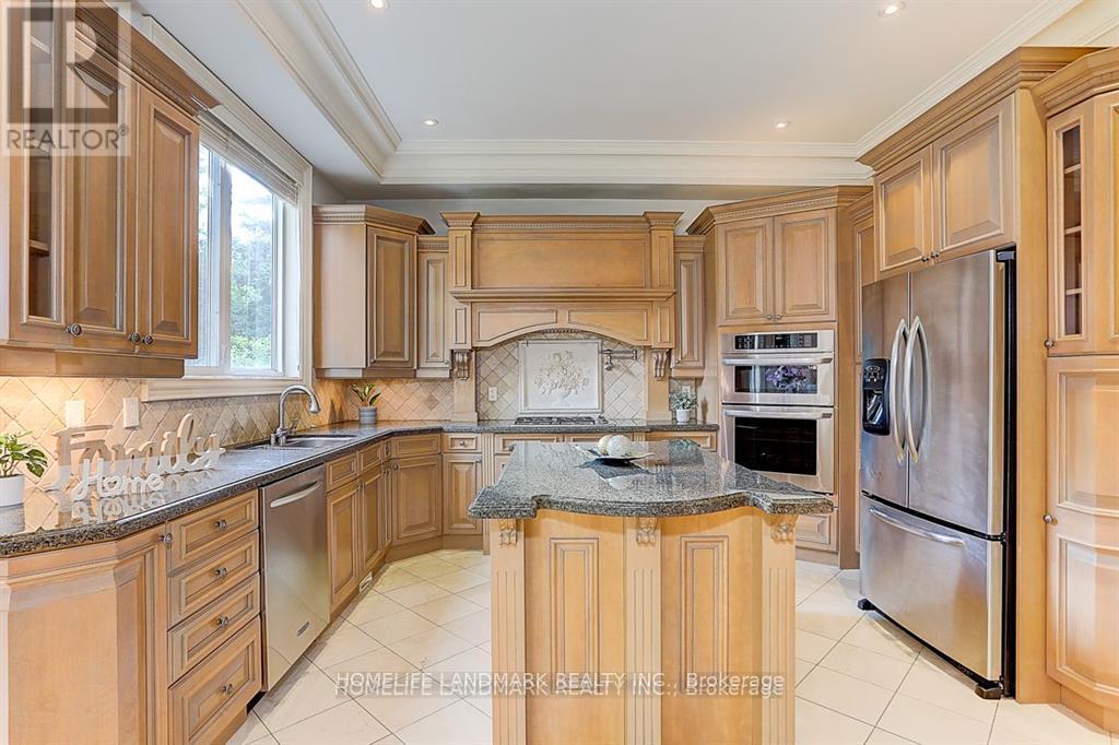 34 Moccasin Trail, Toronto, Ontario  M3C 1Y7 - Photo 8 - C12155026