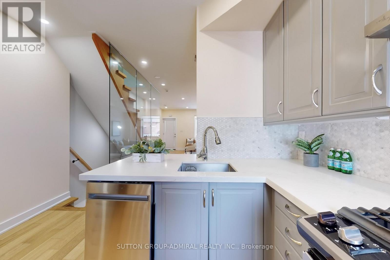 1216 Davenport Road, Toronto, Ontario  M6H 2G8 - Photo 9 - C12155097
