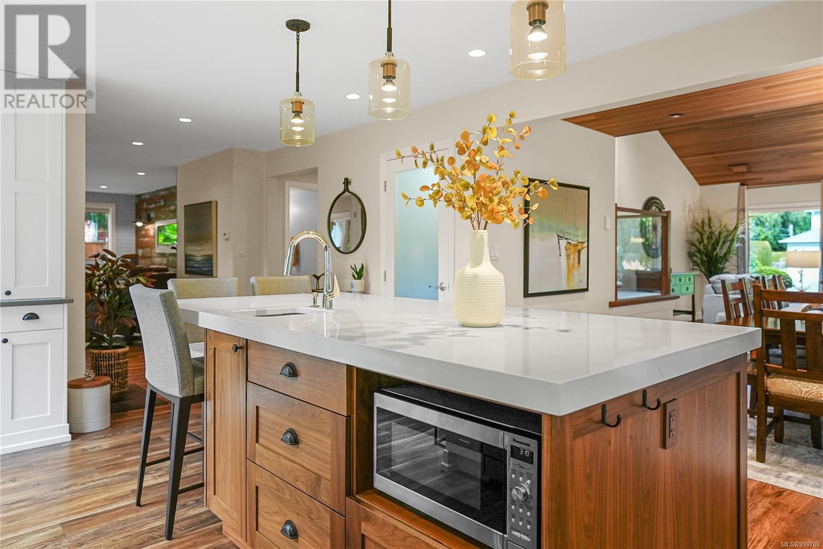 Property at 771 Helvetia Cres image 1