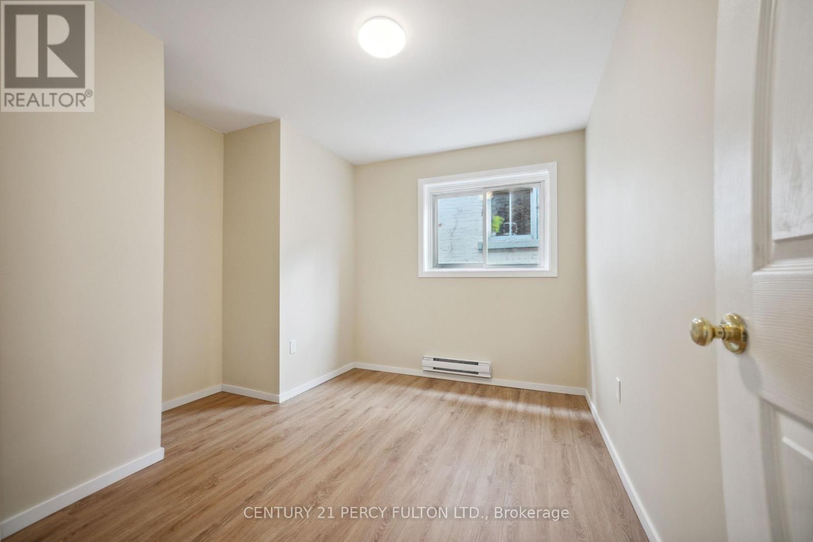 15 Isabel Street E, Belleville, Ontario  K8P 3N4 - Photo 6 - X12126875