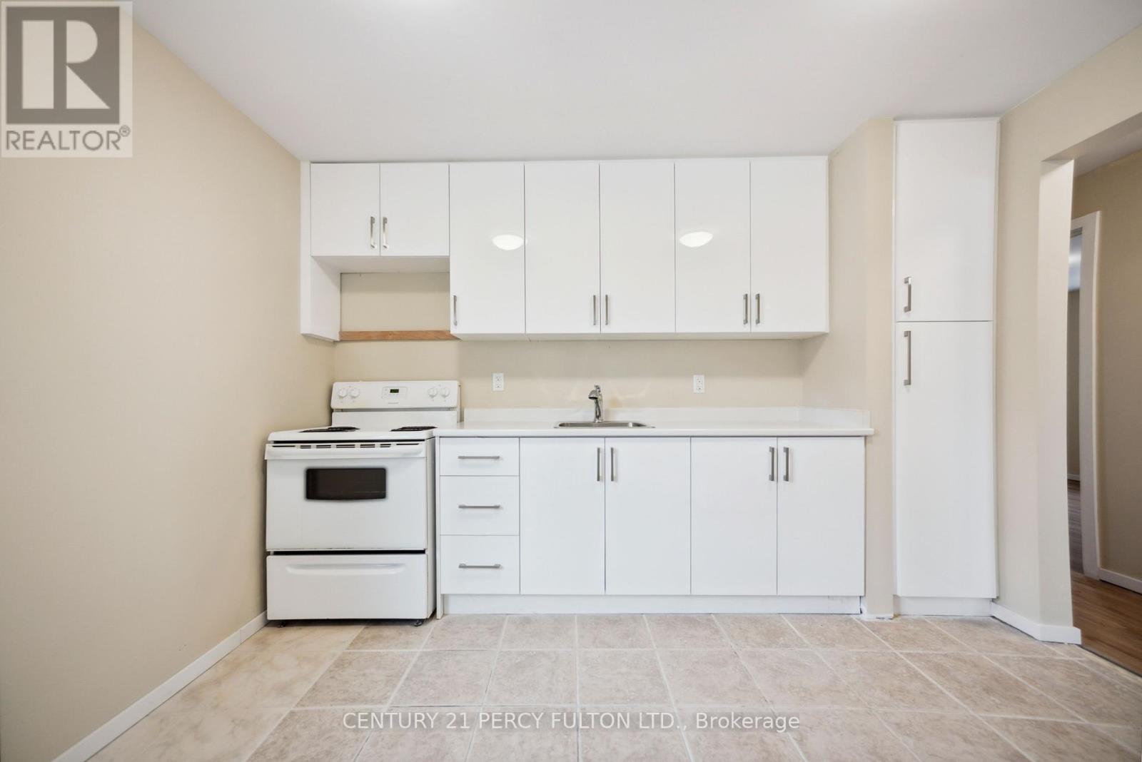 15 Isabel Street E, Belleville, Ontario  K8P 3N4 - Photo 8 - X12126875