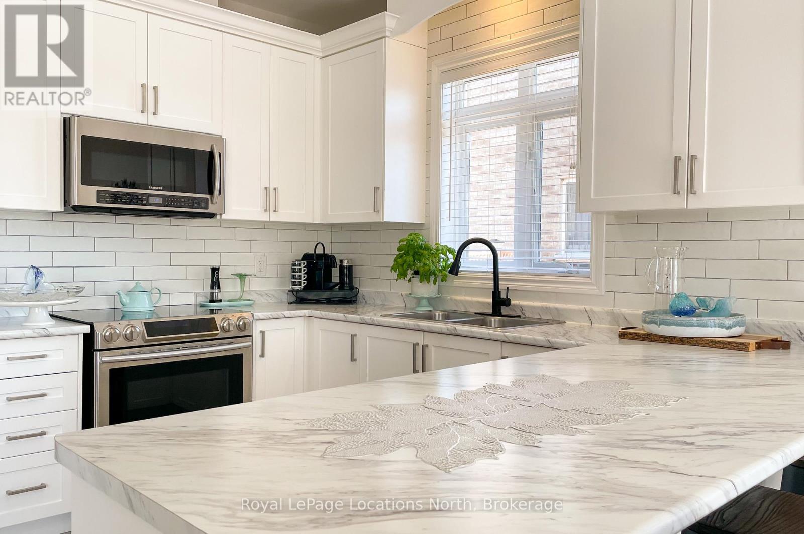 15 Patchell Court, Springwater, Ontario L0M 1P0 - Photo 18 - S12043916