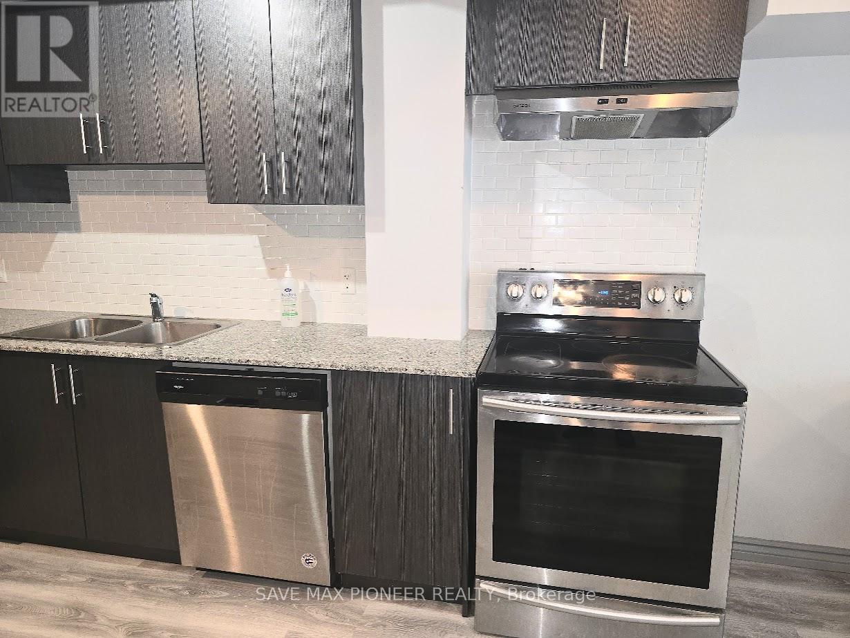 G215 - 275 Larch Street, Waterloo, Ontario  N2L 3R2 - Photo 3 - X12132390