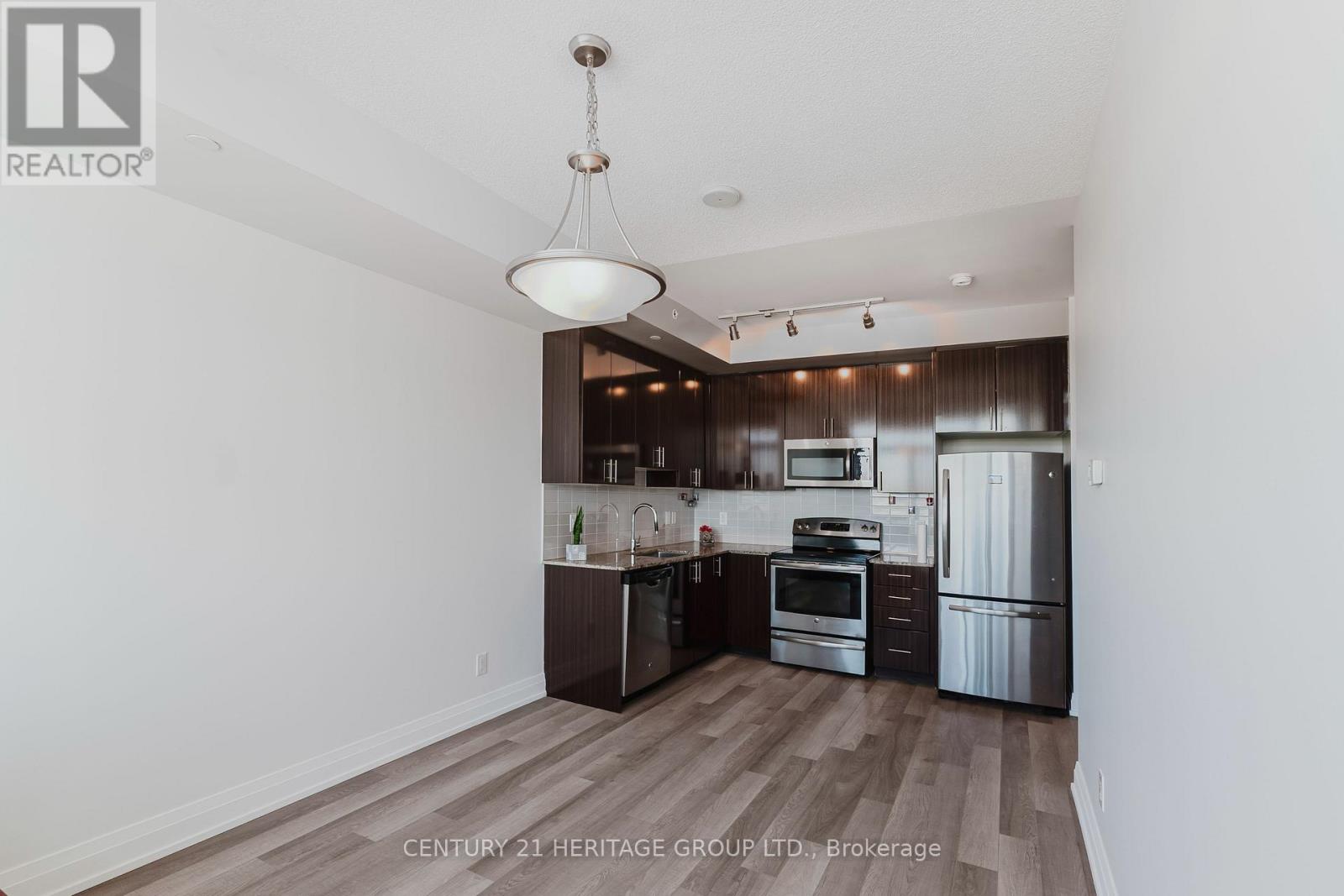 1615 - 7165 Yonge Street, Markham, Ontario  L3T 0C9 - Photo 4 - N12155016