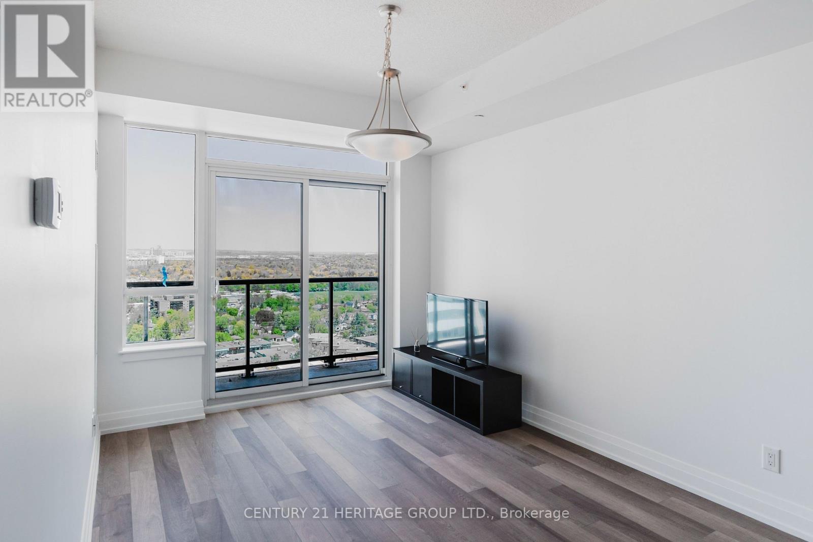 1615 - 7165 Yonge Street, Markham, Ontario  L3T 0C9 - Photo 6 - N12155016