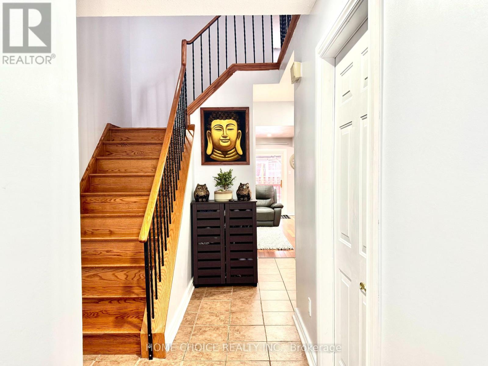 29 Cog Hill Drive, Vaughan, Ontario  L4K 1M6 - Photo 4 - N12155033