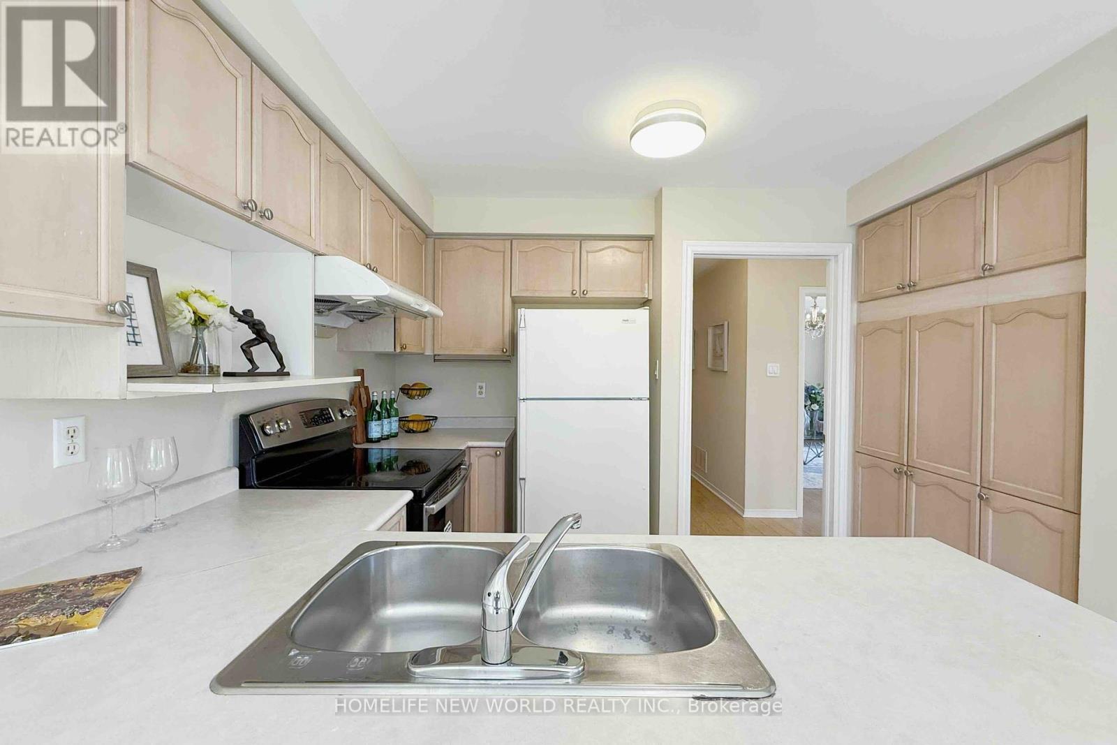 1 Sylwood Crescent, Vaughan, Ontario  L6A 2L2 - Photo 15 - N12155130