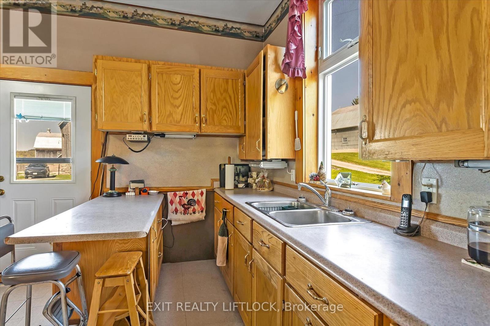 404 Morton Line, Cavan Monaghan, Ontario  L0A 1C0 - Photo 11 - X12155185