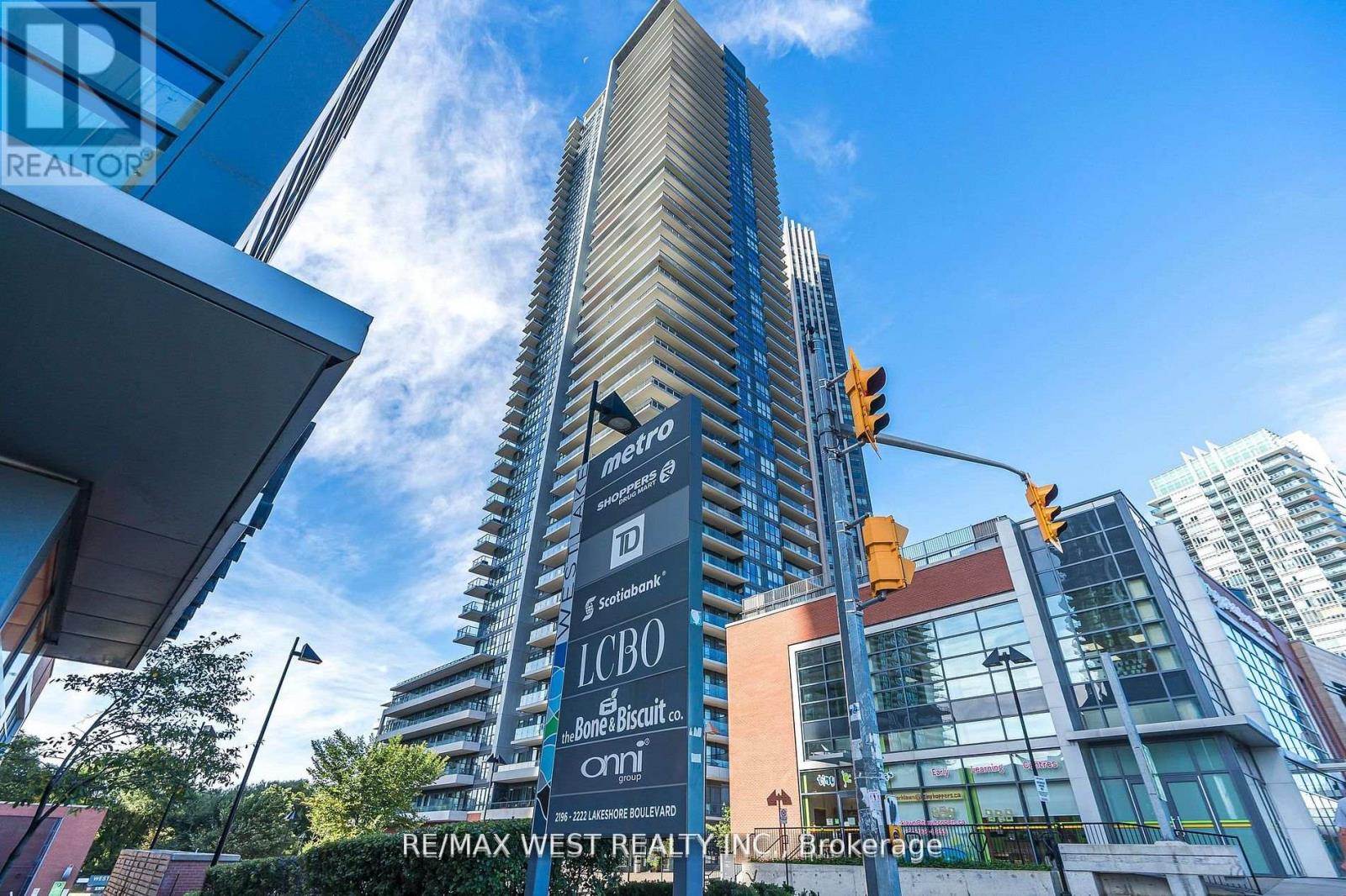 1705 - 10 Park Lawn Road, Toronto (Mimico), Ontario  M8Y 3H8 - Photo 1 - W12155008
