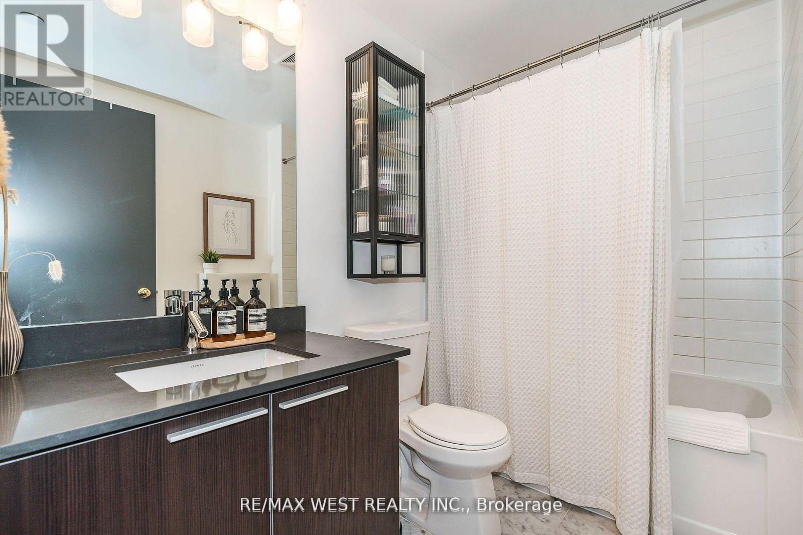 1705 - 10 Park Lawn Road, Toronto (Mimico), Ontario  M8Y 3H8 - Photo 10 - W12155008
