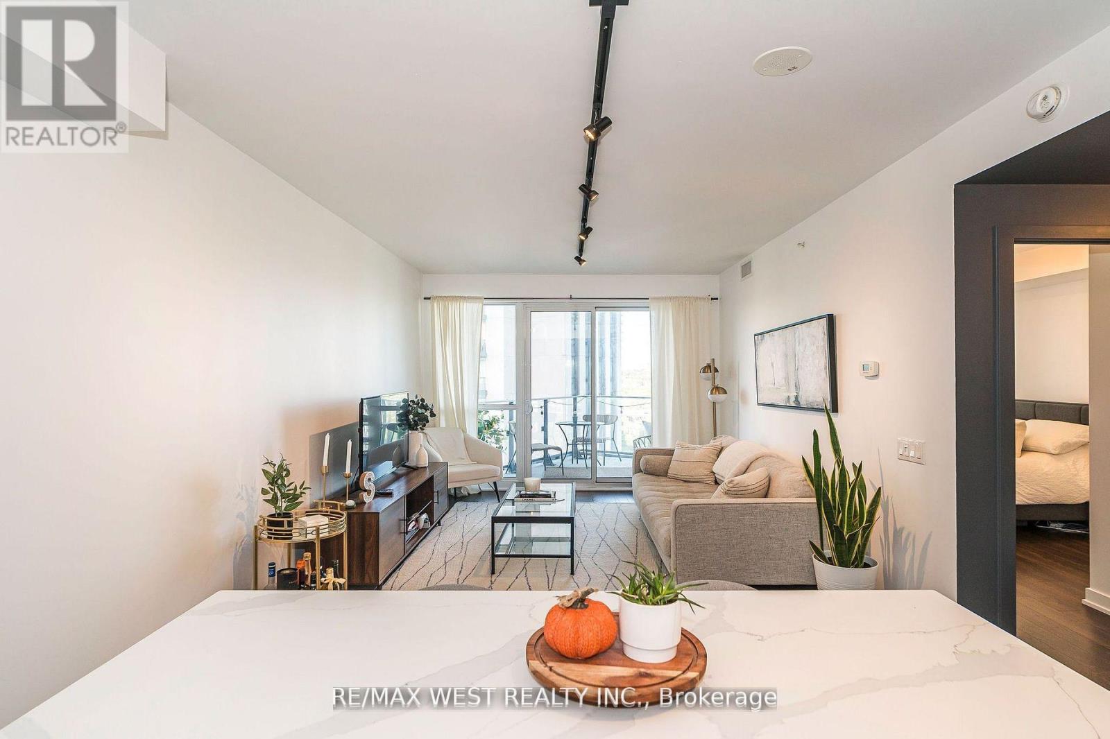 1705 - 10 Park Lawn Road, Toronto (Mimico), Ontario  M8Y 3H8 - Photo 12 - W12155008