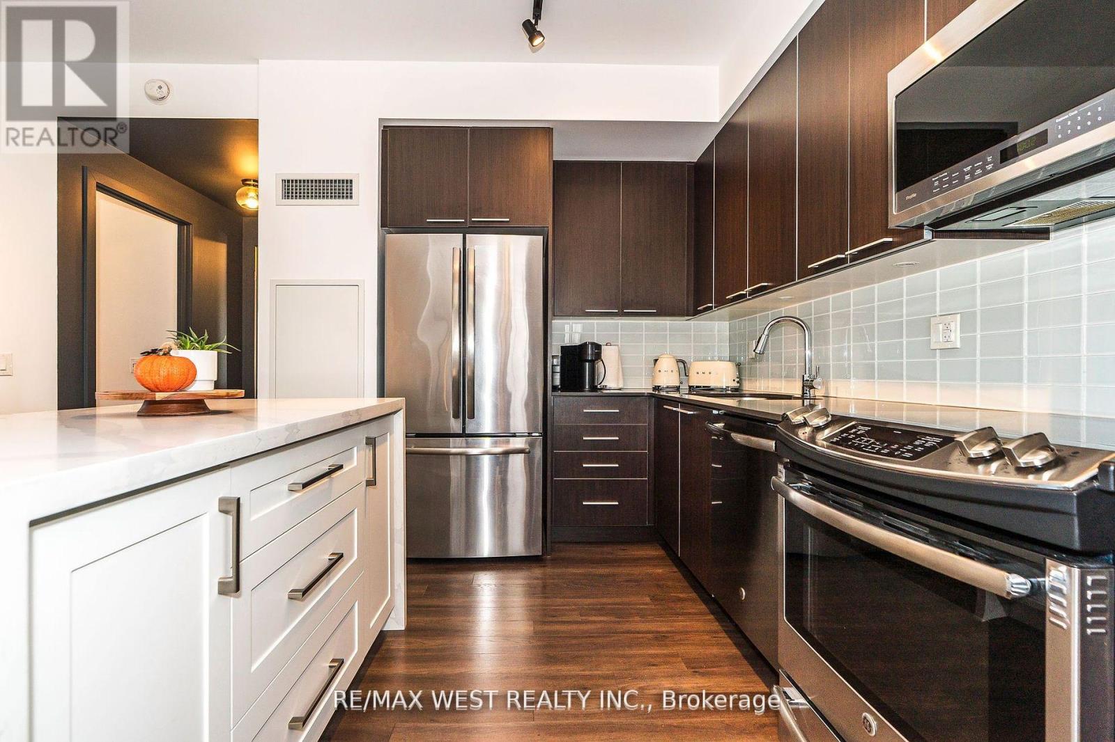 1705 - 10 Park Lawn Road, Toronto (Mimico), Ontario  M8Y 3H8 - Photo 15 - W12155008