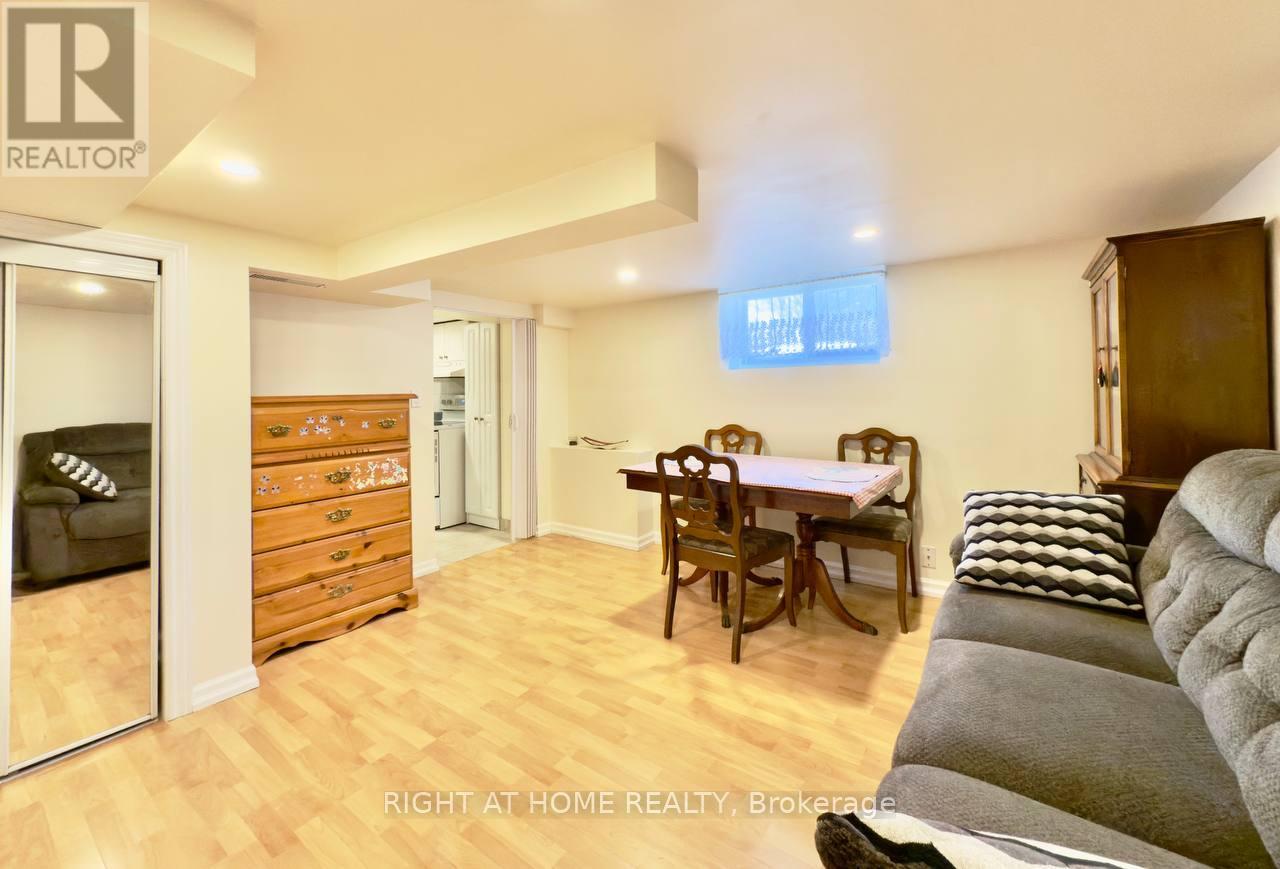 25 Burlingame Road, Toronto (Alderwood), Ontario  M8W 1Y7 - Photo 16 - W12155024