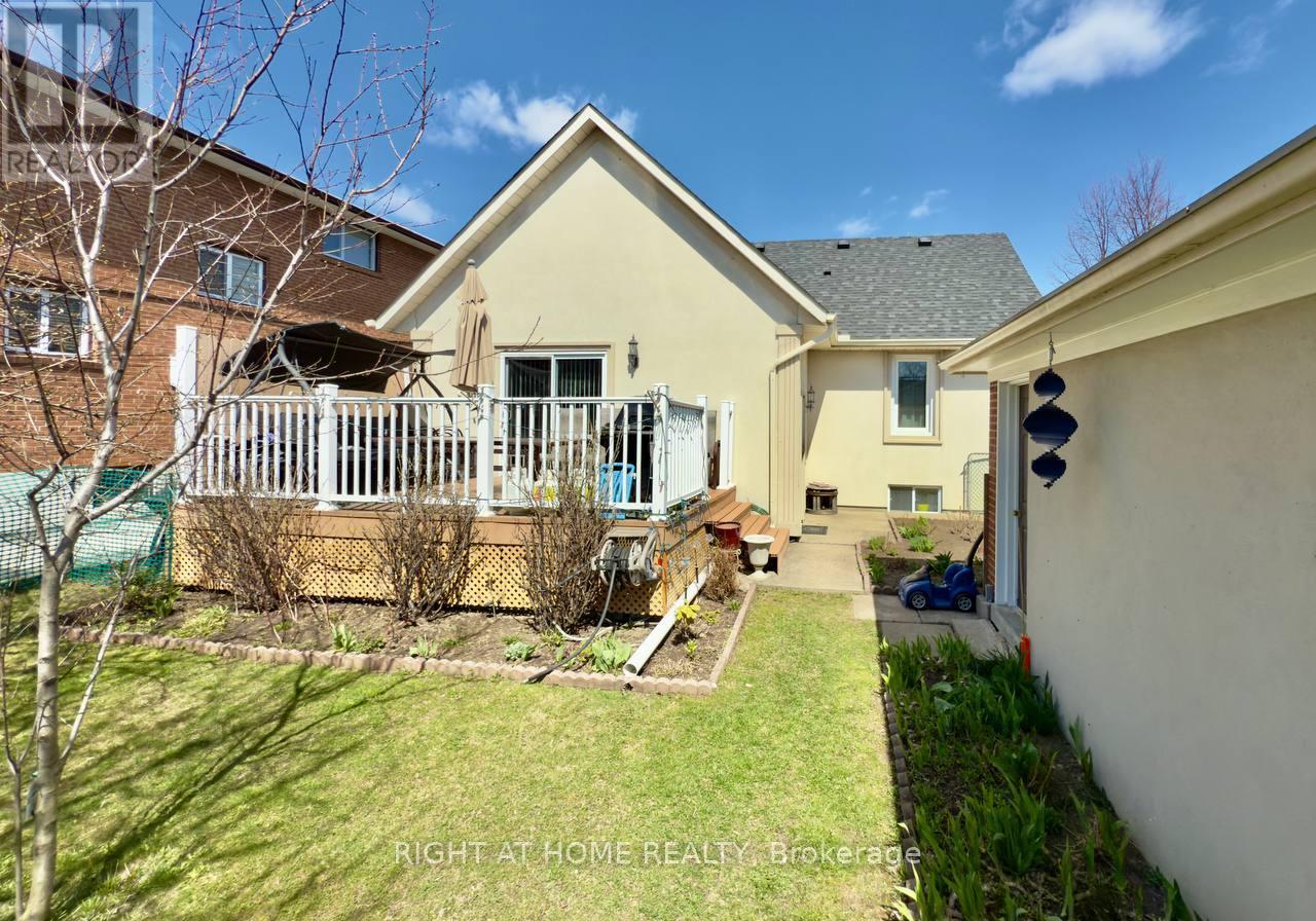 25 Burlingame Road, Toronto (Alderwood), Ontario  M8W 1Y7 - Photo 21 - W12155024